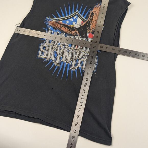 Y2K Lynyrd Skynyrd 2011 Rock Band Eagle Distressed Cut Off Tank Top Size Medium - Picture 8 of 8